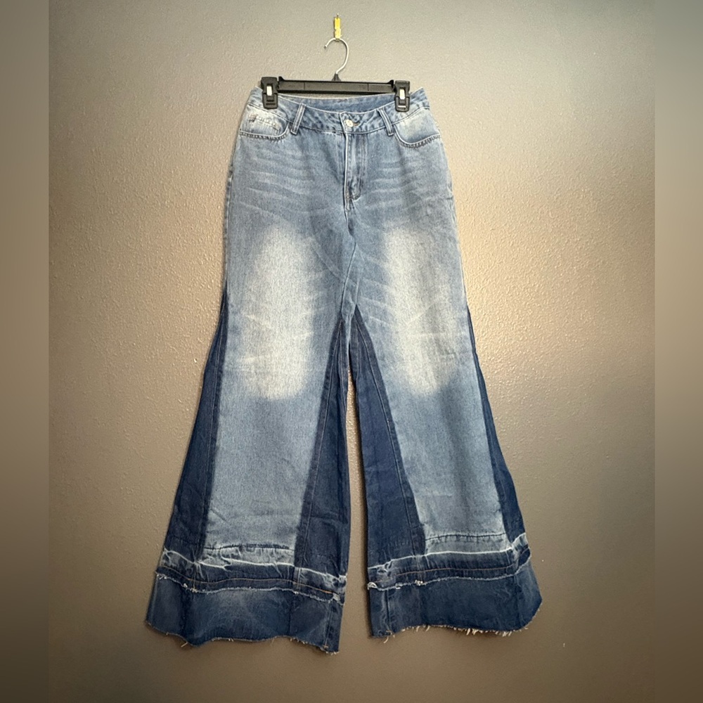 SHEIN Two-Tone Flare Jeans
